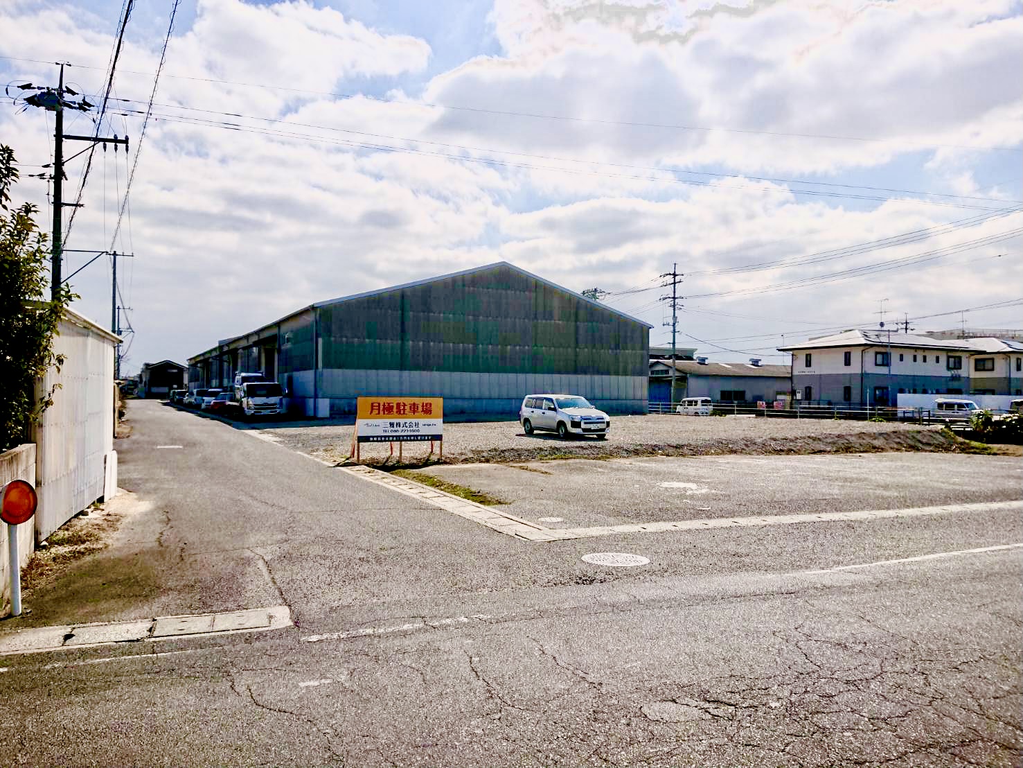 岡山市南区にある郊外型の駐車場です。　月極駐車場
