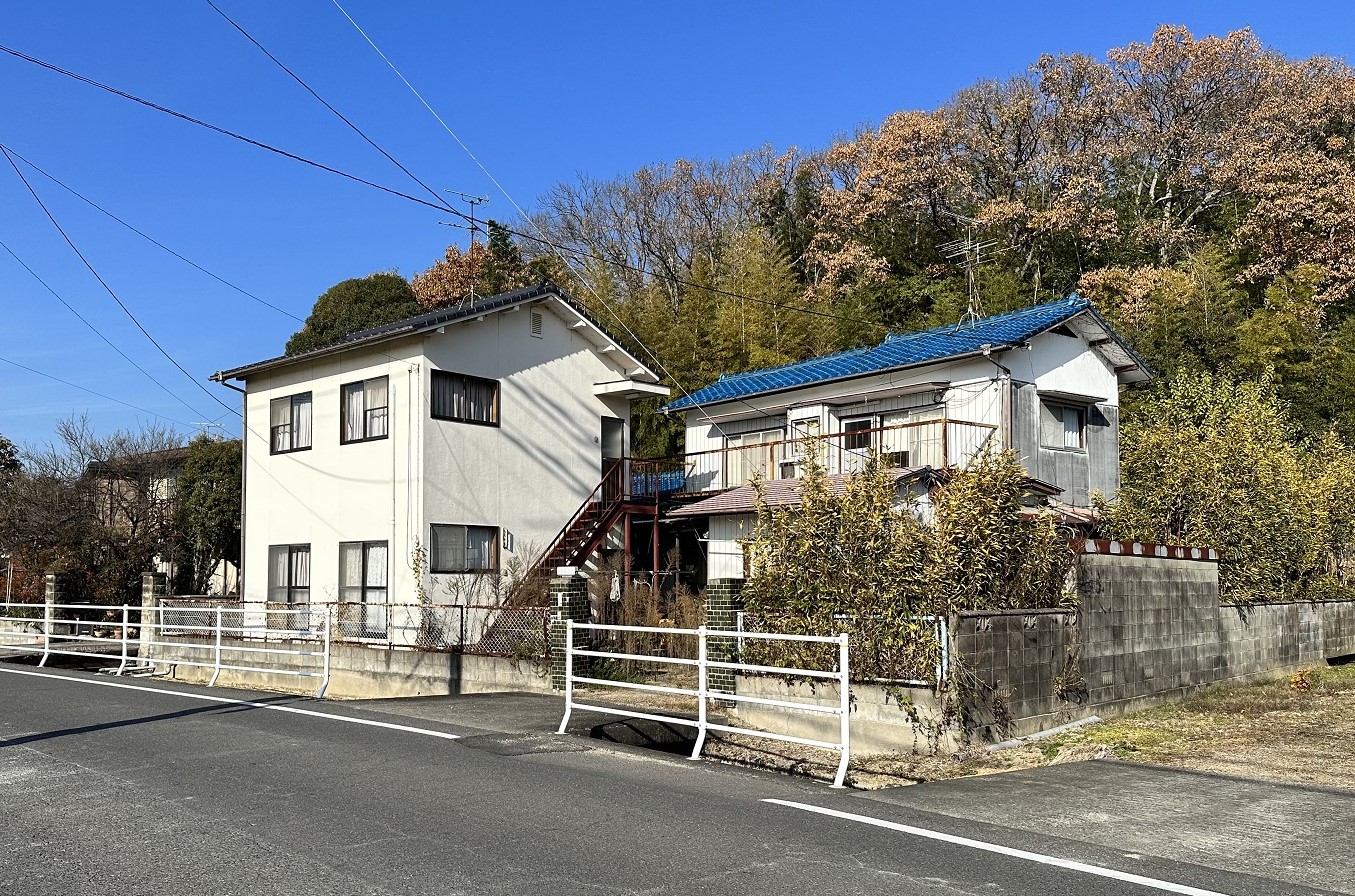 南道路の日当たりの良い住宅用地です。　土地【建物有】